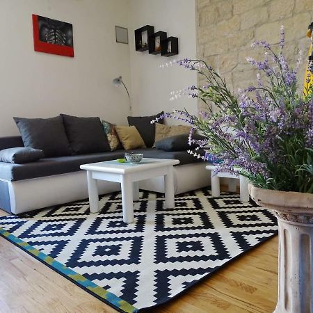 Apartment Naita Sinj Εξωτερικό φωτογραφία