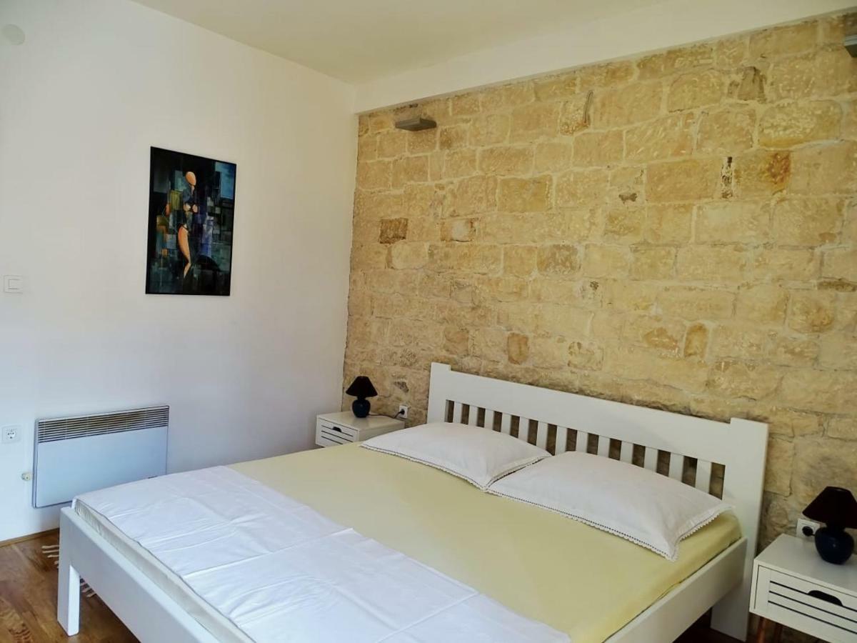 Apartment Naita Sinj Εξωτερικό φωτογραφία