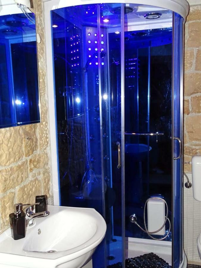Apartment Naita Sinj Εξωτερικό φωτογραφία