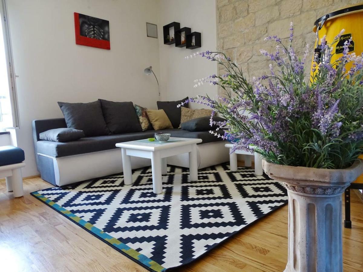 Apartment Naita Sinj Εξωτερικό φωτογραφία