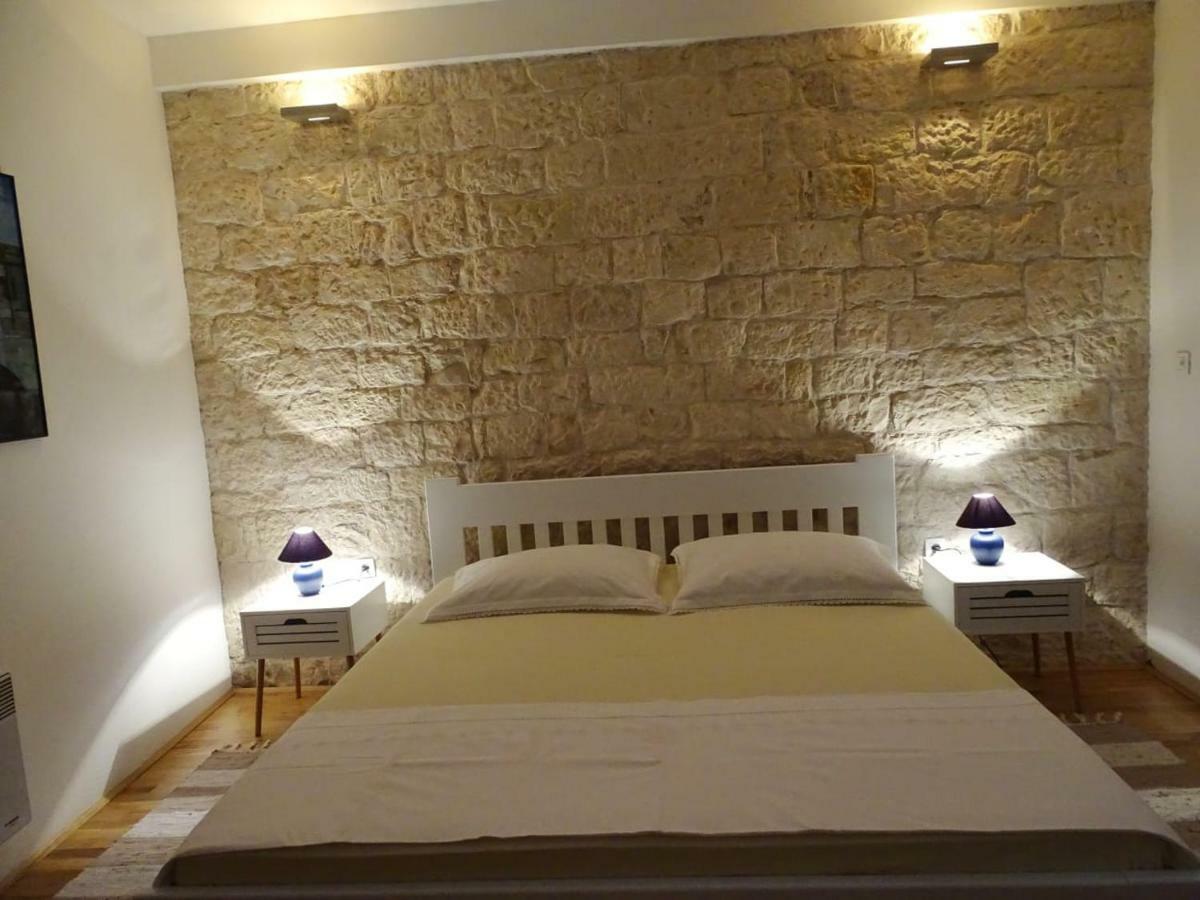 Apartment Naita Sinj Εξωτερικό φωτογραφία