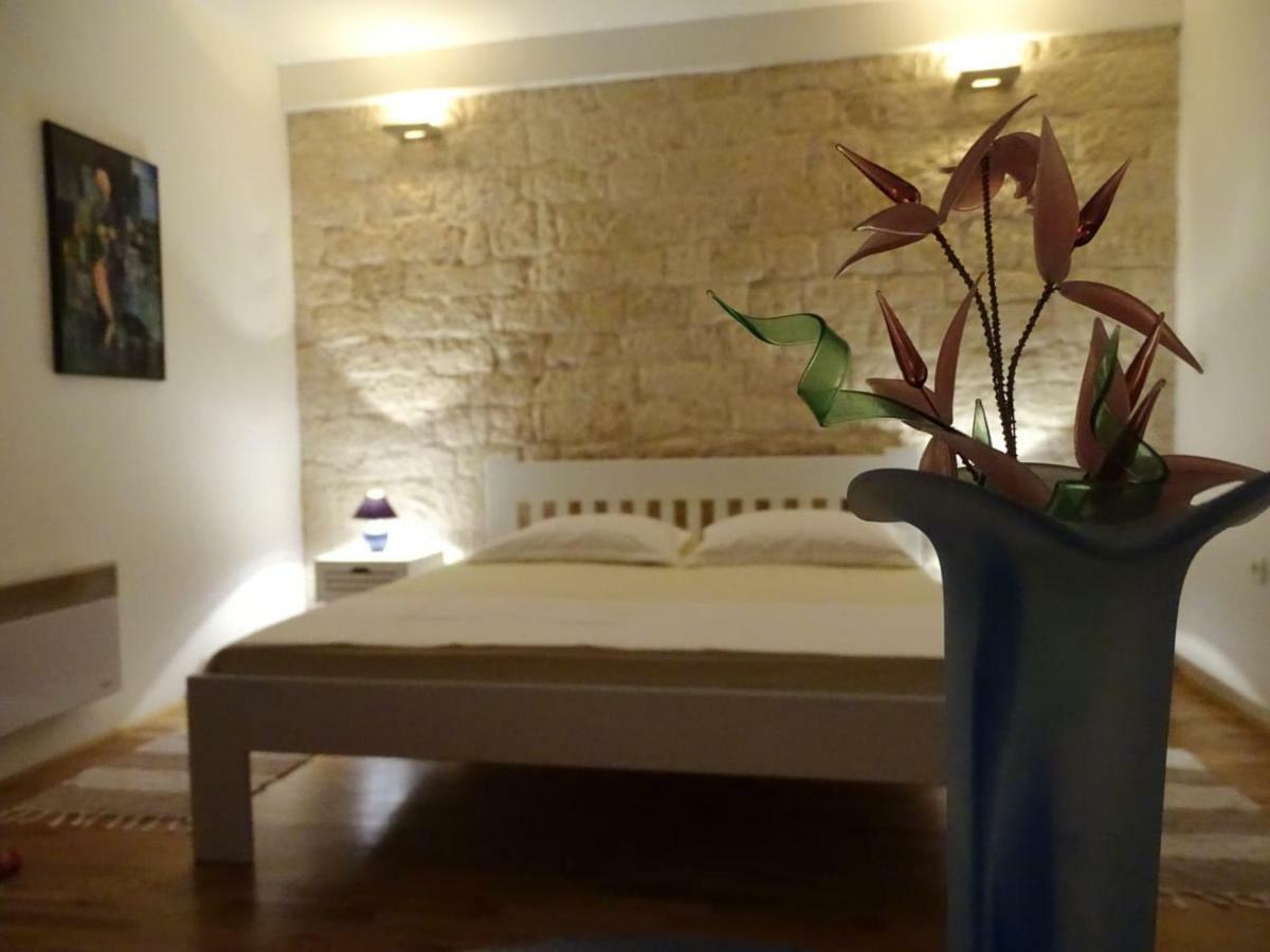 Apartment Naita Sinj Εξωτερικό φωτογραφία