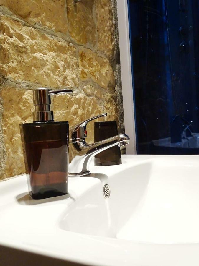 Apartment Naita Sinj Εξωτερικό φωτογραφία