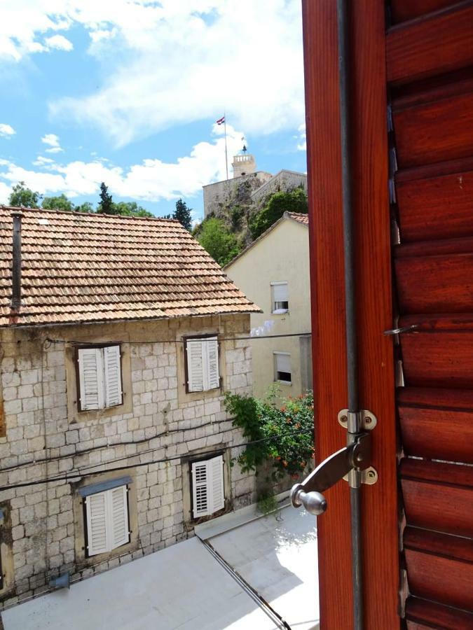 Apartment Naita Sinj Εξωτερικό φωτογραφία